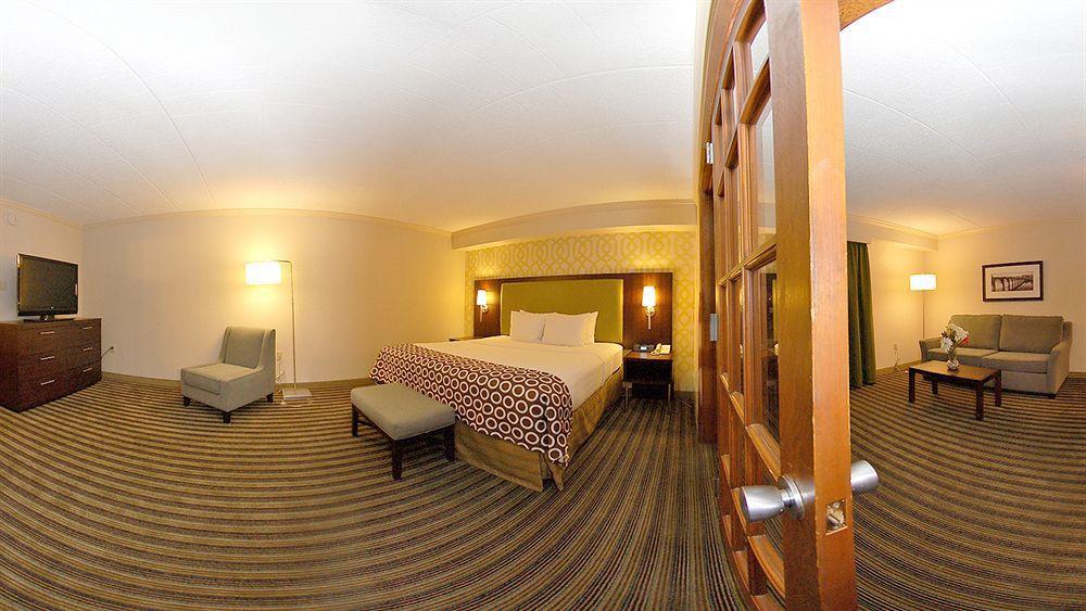 Best Western Premier The Central Hotel & Conference Center Χάρισμπουργκ Εξωτερικό φωτογραφία