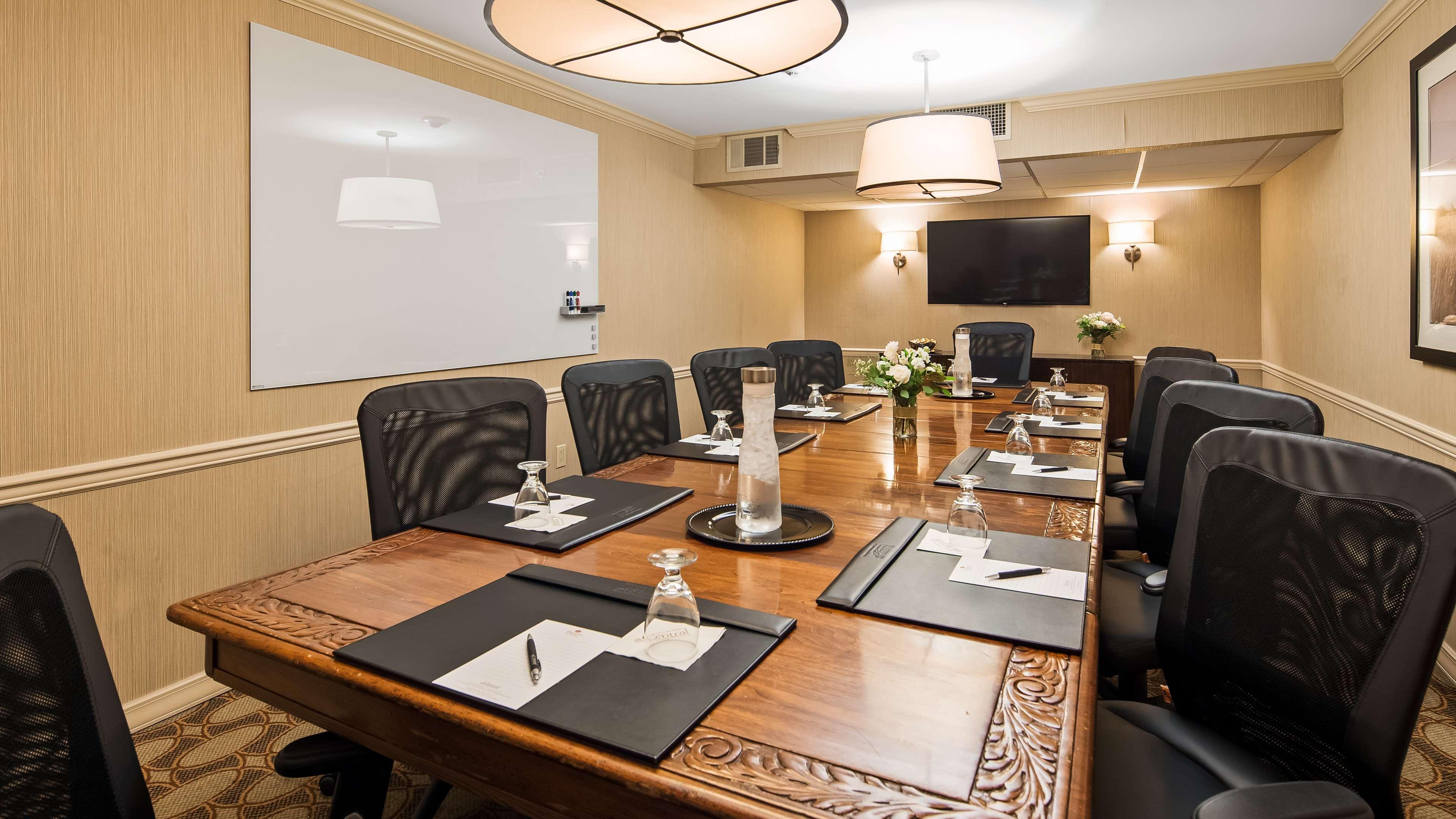 Best Western Premier The Central Hotel & Conference Center Χάρισμπουργκ Εξωτερικό φωτογραφία