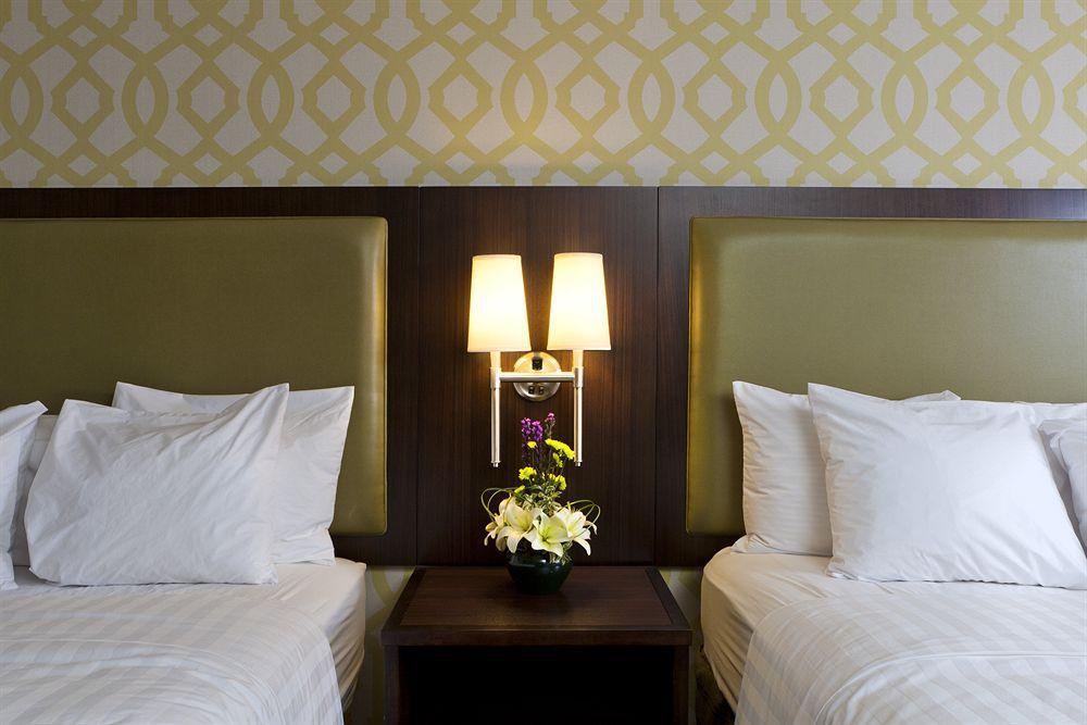 Best Western Premier The Central Hotel & Conference Center Χάρισμπουργκ Δωμάτιο φωτογραφία