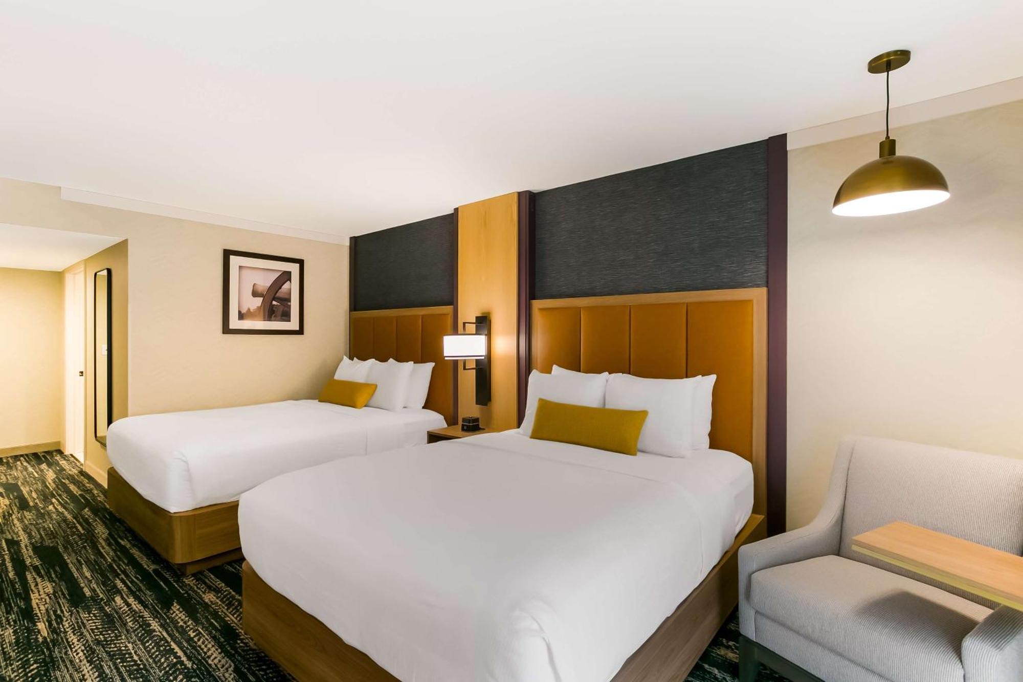 Best Western Premier The Central Hotel & Conference Center Χάρισμπουργκ Εξωτερικό φωτογραφία