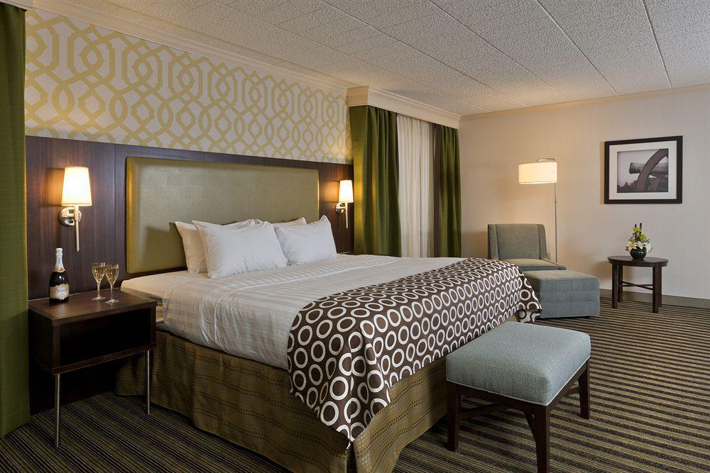 Best Western Premier The Central Hotel & Conference Center Χάρισμπουργκ Δωμάτιο φωτογραφία
